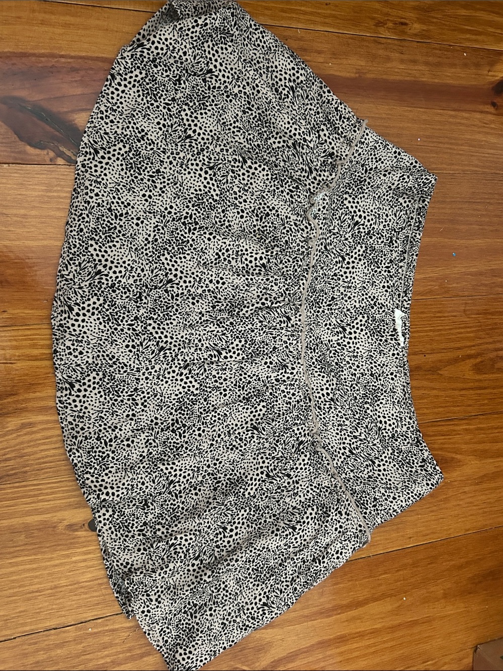 URBAN Romantics Black & Tan Dotted Animal-Print Mini Skirt
